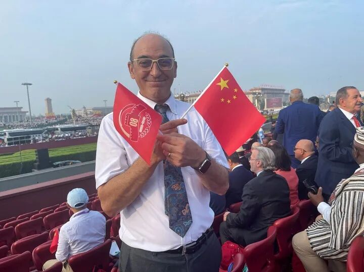 江蘇唯一外籍專家代表！愛笛無人機(jī)創(chuàng)始人郝睿德教授受邀參加九三閱兵觀禮