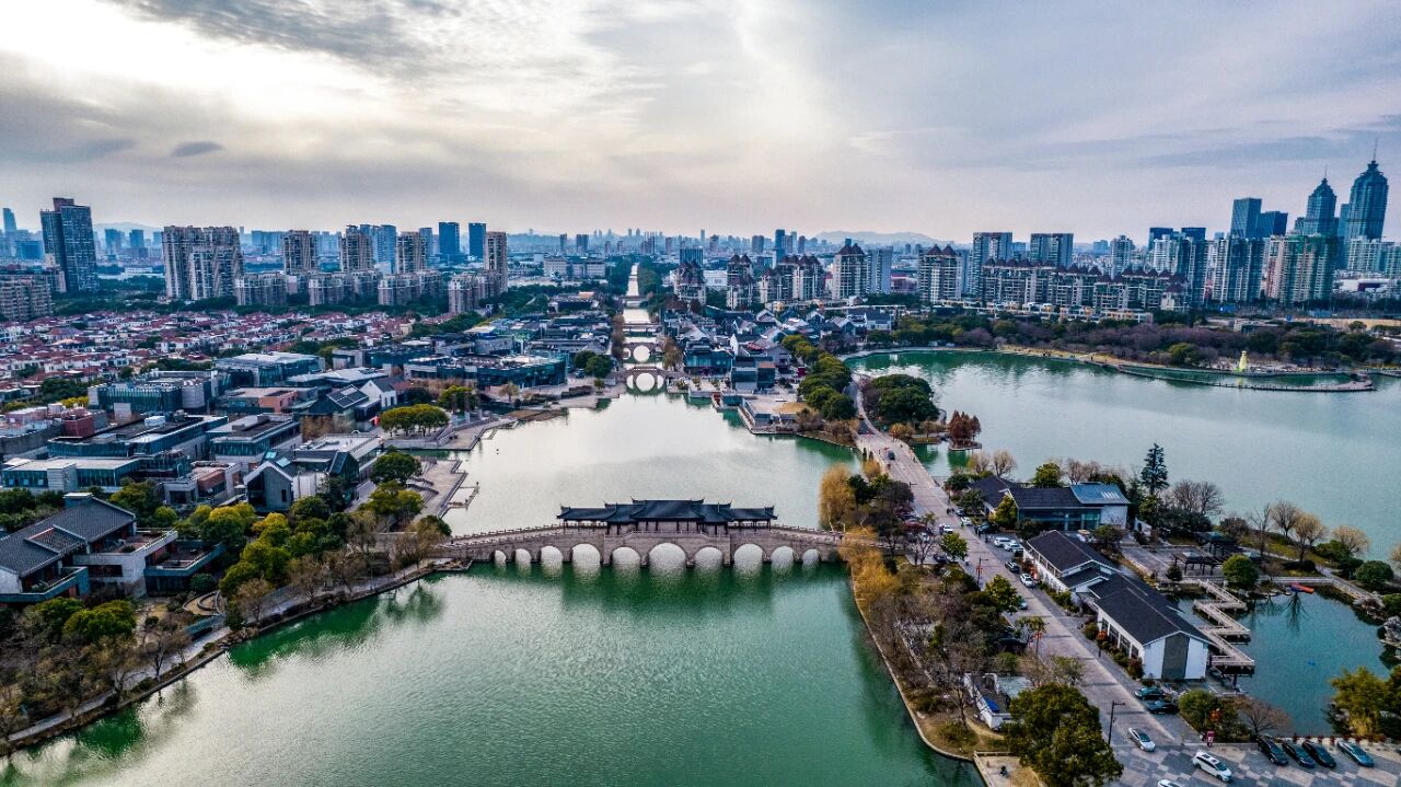 “AI+制造”雙向奔赴 園區(qū)駛?cè)胄滦凸I(yè)化新航程